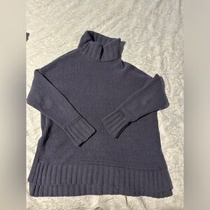 Women’s Aerie turtleneck sweater